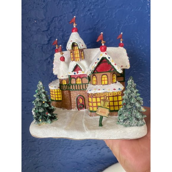 Thomas Kinkade Nort Pole Village Colecction Lighted - Picture 7 of 9